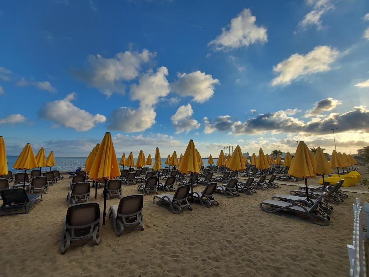 Bral 8 Two-bedroom Beachfront