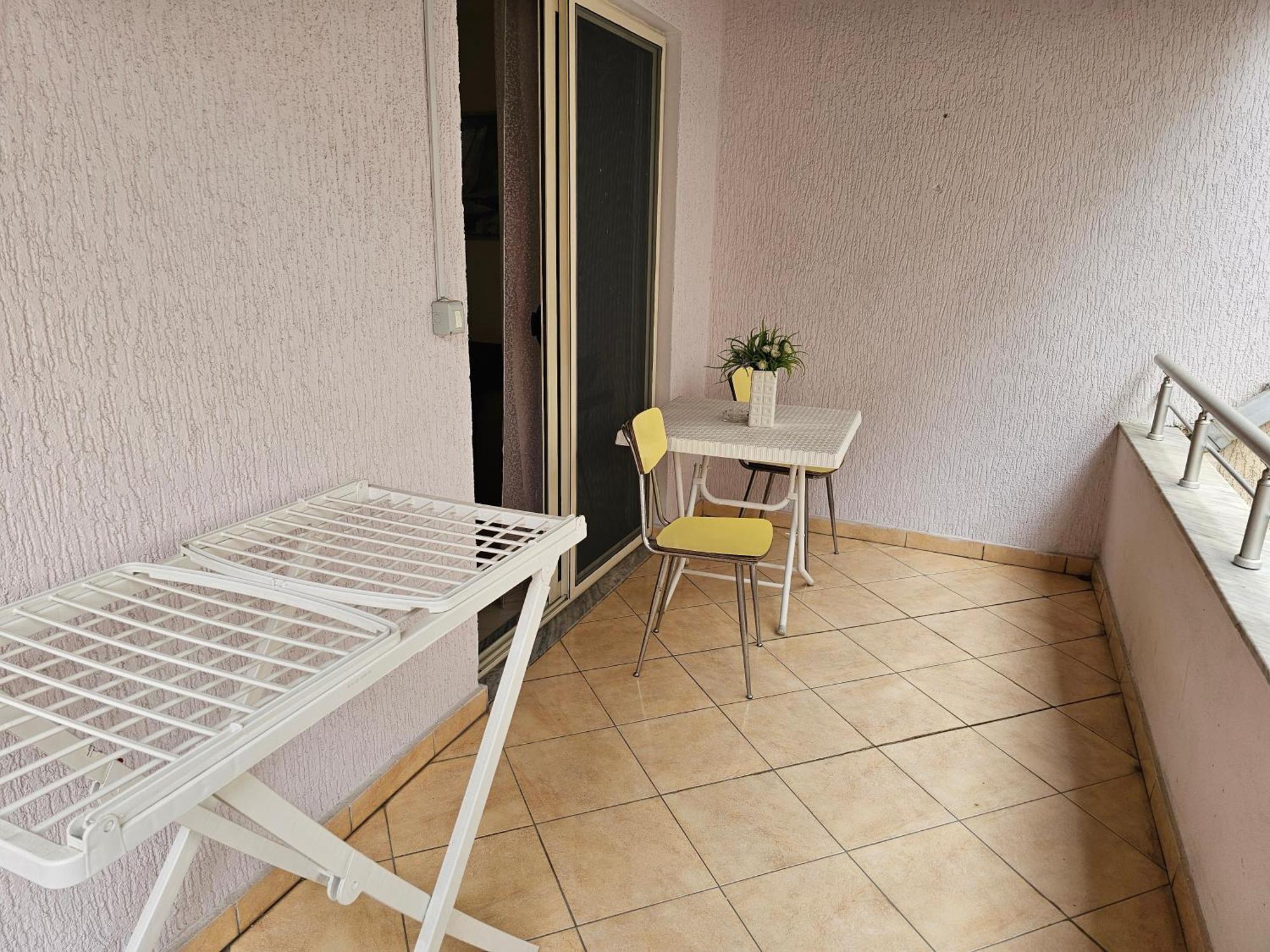 Bral 8 Two-bedroom Beachfront Apartamento Durrës